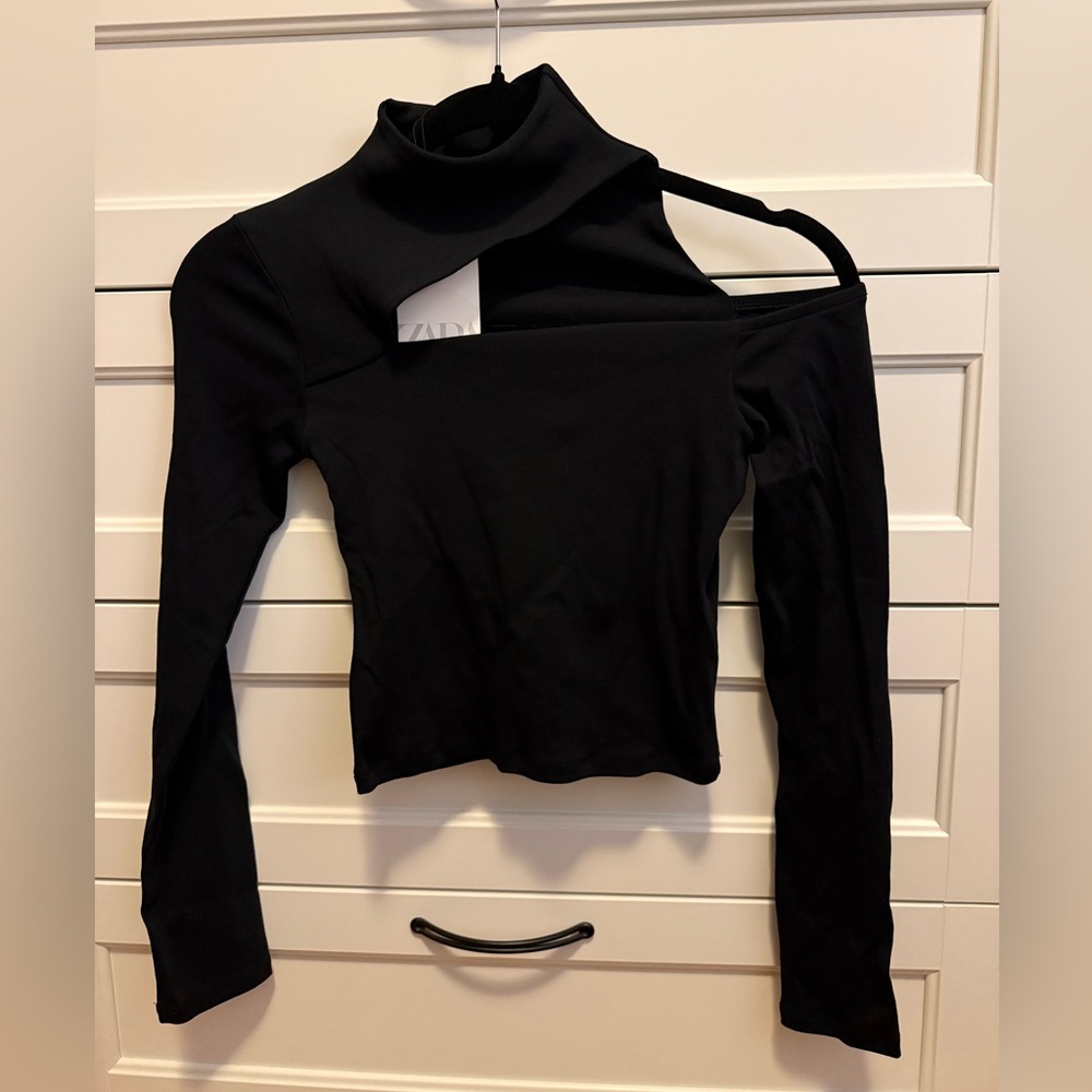 ZARA NWT Cutout Black Asymmetrical Long Sleeve Top